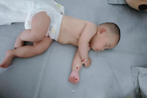 临猗几个月宝宝会抬头